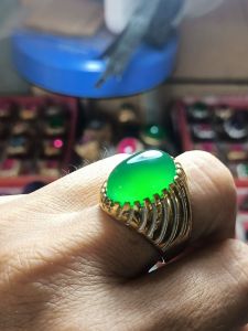 Batu cincin green kalsedon Ring titanium hitam dan kuning