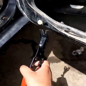 Car Trim Clip Removal Pliers Headlight Repair Door Panel Retainer Clip Remover Dashboard Panel Upholstery Remover Repair Tool