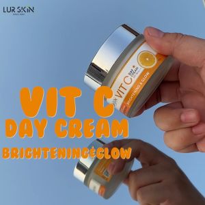 LURSKIN Vitamin C Day Cream SPF30 PA+++ 50g เผยผิวขาวกระจ่างใส ปกป้องผิวจากแสงแดด ส่งฟรี ครีมบำรุงพร้อมส่ง 2in1