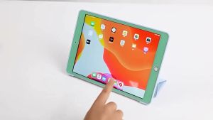 para iPad 10.2 inch Gen 7th 8th 9th 10.2 inch 5th 6th Air3 10.5 Air1/Air 2 9.7 inch Silicone Magnetic Smart Cover Soft TPU Back Protective Case for iPad Air4th Air 5th 10.9inch Flip Covers
