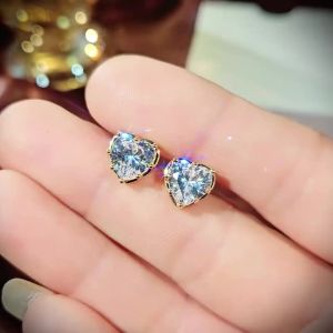 Huitan Charming Heart Red Zirconia Pierced Earrings Bridal Wedding Jewelry Chic Ear Stud Graceful Lady Engagement Accessories