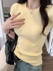 เสื้อยืดคอกลมแขนสั้นผ้าถักทรงสลิมฟิตสำหรับผู้หญิง ทรงเข้ารูป เสื้อผ้าทำงานฤดูร้อน แฟชั่นสตรีท สไตล์หวานและเผ็ดร้อน