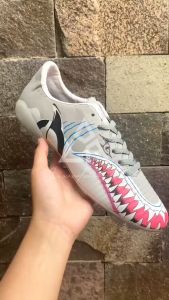 SEPATU BOLA ORTUS REQUIN IN ABU SILVER TOSCA KEKINIAN SEPATU OLAHRAGA TERBARU