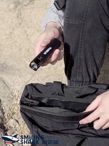 ไฟฉายพกพาอเนกประสงค์ 617A ปรับได้ 3 ระดับ(ไฟแรงไฟส่องไฟกระพริบ) ชนิด LED 1W มีถ่านชาร์จในตัว(3.7V 18650 1200mAh) สามารถใช้เป็น POWER BANK