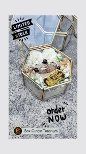 Kotak Cincin Terarium Segi-6 Elegan dengan Nama Pilihan - Koleksi Bunga Kering Rustic