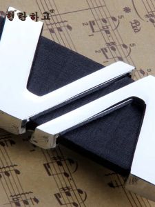 White Double V Buckle Belt Men Smooth Buckle Belt Youth Casual Belt Girls Wear with Tail Black Silver Buckle