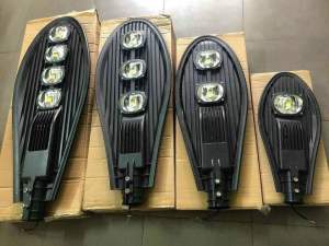 Đèn láđèn đường 50w 100w 150w 200w siêu sángchip led cao cấp