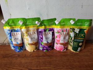 LUX Botanicals sabun mandi cair 400ml