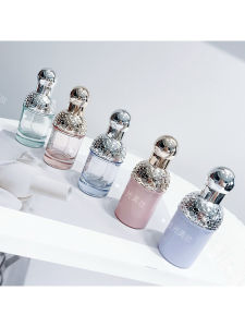 แบบพกพาแก้วน้ำหอมพ่นขวดที่ว่างเปล่าที่มีสีสันกดสเปรย์ขวด 30 มลเปลี่ยนขวดเครื่องสำอางสำหรับเครื่องมือความงาม