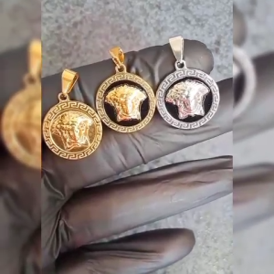Exlusive dan Elegan Titanium Liontin tanpa kalung cantik dan menarik liontin kalung wanita model terbaru dan kekinian anti karat dan tidak luntur gold dan silver