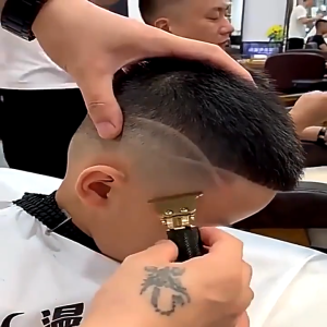 T9 Electric Hair Clipper Razor Professional Adult Children Retro Hair Trimmer Barbershop Quality 7 Combs + Free Oil