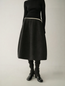 INSIS FEMME | Quilted Decoration Cocoon Midi Skirt