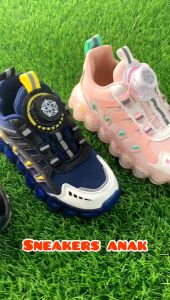 Sepatu Sneakers Anak TK SD Laki-Laki / Perempuan Rotasi Udara Breathable Anti Licin