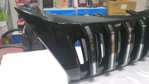 หน้ากระจังรถยนต์ กระจังหน้าแต่ง ตรงรุ่น TOYOTA FORTUNER 2015-2018 ทรง LAND CRUZER