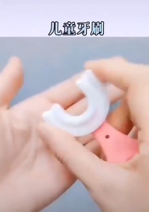 Sikat Gigi Silikon Anak Bayi Bentuk U Super Lembut / Alat Perawatan Gigi Balita Type U / Training Toothbrush Baby