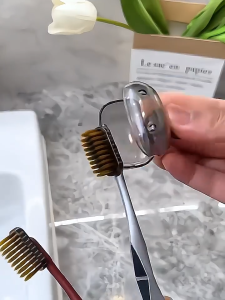 Travel Toothbrush Head Covers Toothbrush Cover Protector Case Protective Portable Plastic Clip Penutup berus gigi 牙刷保护套 Hadiah Raya Jamuan Majlis Ramadan Ibu Bapa Guru Christmas gift New Year Gift Hiasan Tandas Rumah Alat gigi