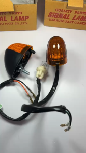 ไฟเลี้ยวหน้า Dash ไฟเลี้ยวหน้า ฮอนด้า โนวา แดช Honda Nova Dash พร้อมขั้วเเละหลอดไฟ สีส้ม