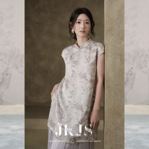 JK&JS | Đầm Cheongsam Elegance In Đính Họa Tiết Cổ Ngắn Mượt Mà