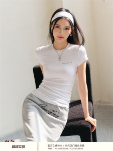 เสื้อยืดแขนสั้นทรงสลิมฟิต Liilou ทรงหลวมสบาย ๆ ผ้าฝ้ายผสมโพลีเอสเตอร์ ทรงพอดีตัว ฤดูใบไม้ผลิ 2024 ลายสก็อตแนวตั้ง