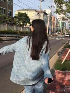 สไตล์เกาหลี สีน้ําเงิน ลายสก็อต เสื้อเชิ้ตแขนยาว เสื้อแจ็คเก็ต ผู้หญิง หลวม ลำลอง กันแดด เสื้อท่อนบน ฤดูร้อน 2024 ดีไซน์ แฟชั่นขี้เกียจ