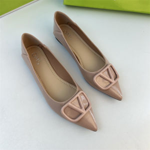 Elegant European Pointed Toe Flat Heels Soft Leather Low Block Heel Commuter Professional V-Strap Womens Fashion Single Shoes