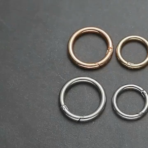 Key Ring Holder Flat Round Metal Spring Gate O Ring Keyring Strap Buckle Key chain Accessories Keychains