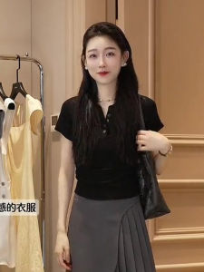 Oajer Flagship Store ผู้หญิง Vintage ฤดูร้อน เรียบง่าย เสื้อยืดไหล่เทพธิดา พรางหุ่น Close Fit ลำลอง แขนสั้น เสื้อท่อนบน