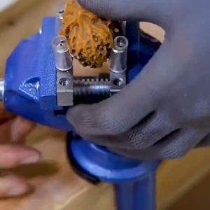 ปากกา จับชิ้นงาน ปากกาหนีบโต๊ะ70mm ฐานหมุนได้360 องศา ปากกาจับชิ้นงาน bench vise หมุน 360 precision household vise workbench work vise