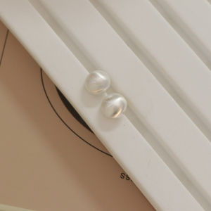 เข็มเงิน S925สำหรับซินตินต่างหูเม็ดถั่วโลหะขัดทรายแบบกลมที่หนีบหูจานกันยุงแบบไม่มีรูหูสำหรับคนกลุ่มหนึ่ง