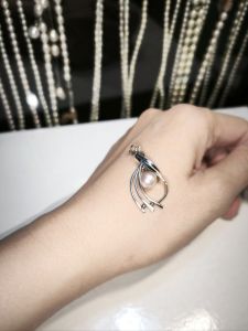 Mặt dây chuyền ngọc trai ánh xà cừ màu xám lợt được làm bằng bạc Sterling