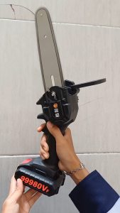 Gergaji Rantai Mini 6 Inci Gergaji Rantai Nirkabel Genggam Lithium Isi Ulang Gergaji Rantai Listrik