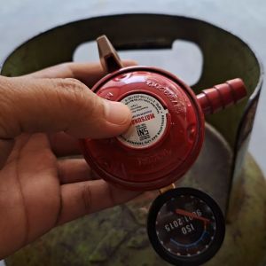 REGULATOR KOMPOR GAS LPG MATSUNAGA SET SELANG ORANGE KUAT 600 PSI MERK STRONG FLEX