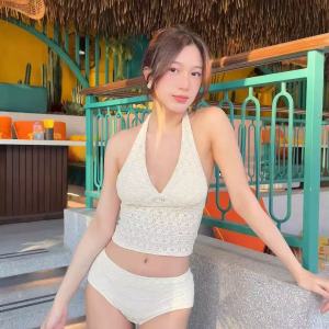 ชุดว่ายน้ำสไตล์ใหม่สำหรับผู้หญิง เซ็กซี่ ดีไซน์ลูกไม้ คอวี ทรงเอวสูง ช่วงไหล่เปิด เอวกลาง ชุดว่ายน้ำฤดูร้อน 2024