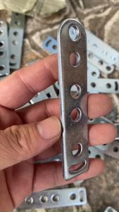 Pát kim loại chịu lực cao dùng để lắp phụ kiện xe máy