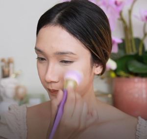 AZZURA Loose Powder 30gr: Pemutih Wajah Tanpa Efek Samping