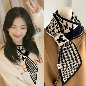 Womens Knitted Mini Scarf Versatile Neck Protection Fake Collar Winter Fashionable Geometric Pattern Multifunctional Scarf