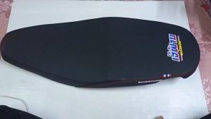 โลโก้ เจ๊ฝ้าย พร้อมจบ เบาะมอเตอร์ไซค์ รุ่น Fino เก่า /คาร์บู