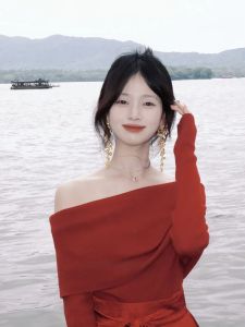 Elegant Gold Floral Earrings Vintage Chinese Style Horse Tail Skirt Long Tassel Ear Jewelry Fashionable Alloy Geometric Hoops