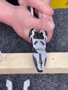 5นิ้ว คีมทำจากเหล็ก CR-V กันน้ำ กันสนิม 5in1 คีมอเนกประสงค์ หนีบ ครบฟังก์ชั่น - ปอกลวด/กดลวด/ตัด/ม้วนลวด