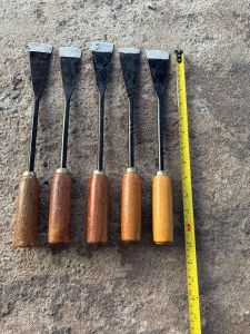 เสียมด้ามไม้ สวย(ขอคืนเงินได้แต่ต้องคืนสินค้าก่อนเสมอ)