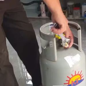 Đầu chiết gas mini Sạc gas mini +Tặng 10 nút nhựa kèm 2 Ron - Dễ dàng sử dụng ko lo đổi gas- SP Chính Hãng