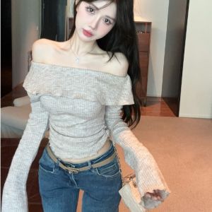 เสื้อถักแขนยาวทรงหลวมสไตล์เกาหลีสำหรับผู้หญิงในฤดูใบไม้ร่วงและฤดูหนาว เสื้อชั้นในแขนยาวแบบลำลอง แขนกระดิ่ง คอตั้ง แขนยาว