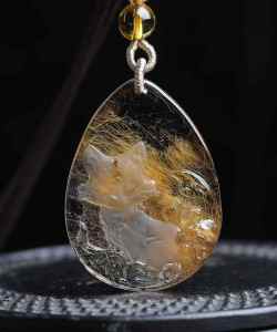 Natural gold hair crystal Nine-tailed Fox safety brand pendant! Exquisitely carved lifelike. The Nine-tailed fox fairy is a love goddess full of spirituality attracting love and prosperity but guarding against villains