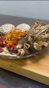 Set lẩu nấm hoàng gia 13 ( 12 vị nấm quý ) vị dùng nấu lẩu hầm gà tốt cho sức khỏe