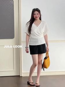 JULULOOK | Plus Size Slimming V-Neck Batwing T-Shirt