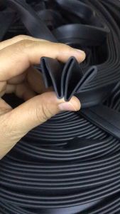 ยางหีบเพลงหลังคาแครี่บอย แบบ 601 ยาวเส้นละ 2.5 เมตร (ติดตั้งได้ 1 คัน)