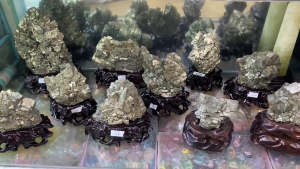 [HCM]Khối đá vàng găm phong thủy thiên nhiên - Diệp Linh