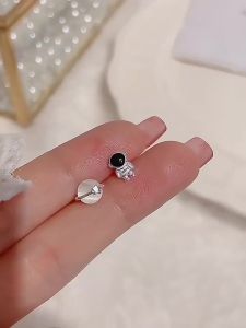New Cute Space Astronaut Planet Opal Stud Earrings for Women Silver Color Lovely Simple Ear Piercing Jewelry ﻿