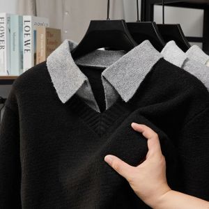 เสื้อสเวตเตอร์ผู้ชายสไตล์อังกฤษแบบมินิมอล ดีไซน์ใหม่ล่าสุดสำหรับฤดูใบไม้ร่วงและฤดูหนาว  ปกเสื้อตัดสีแบบสองชิ้นหลอกๆ  งานถักคุณภาพดี