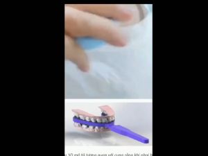 Bàn chải đánh răng chữ U thương hiệu Midkid cho bé từ 2 tuổi chải xoay 180 độ massage răng chất liệu mềm mại an toàn